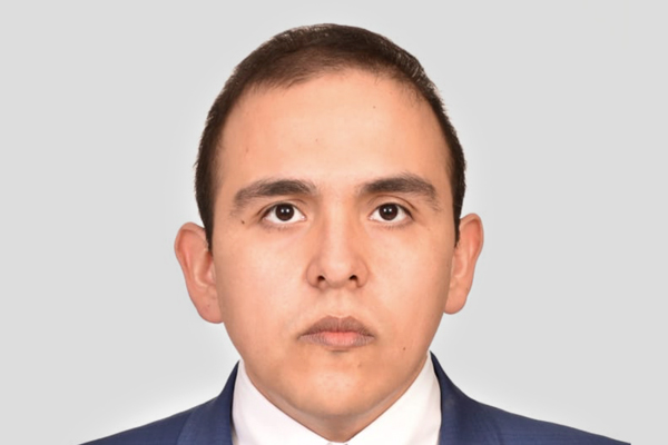 Dr. Eduardo Pérez Alba